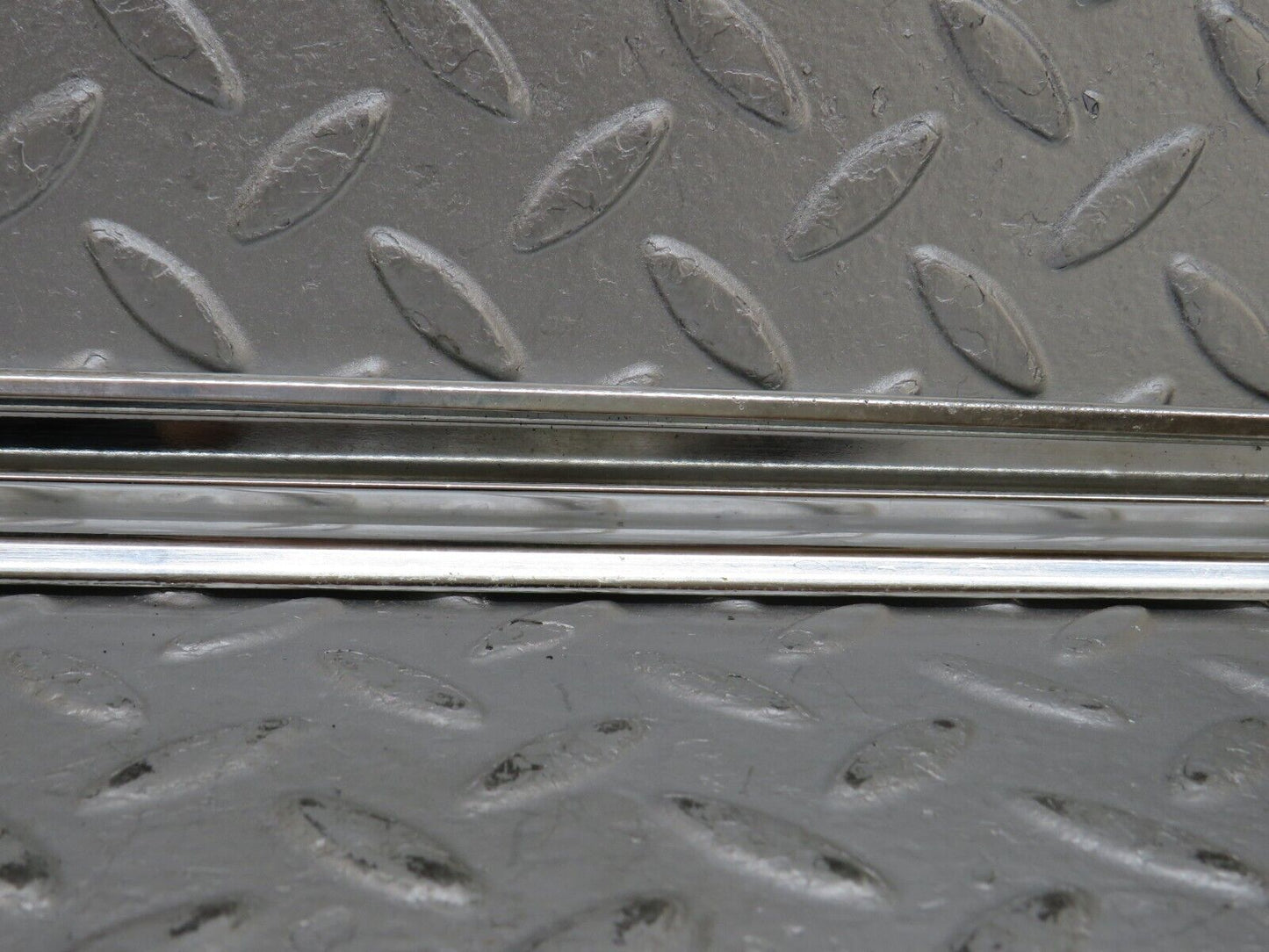 36293 Mercedes-Benz W126 420SE Rear Right Door Chrome Moulding Trim