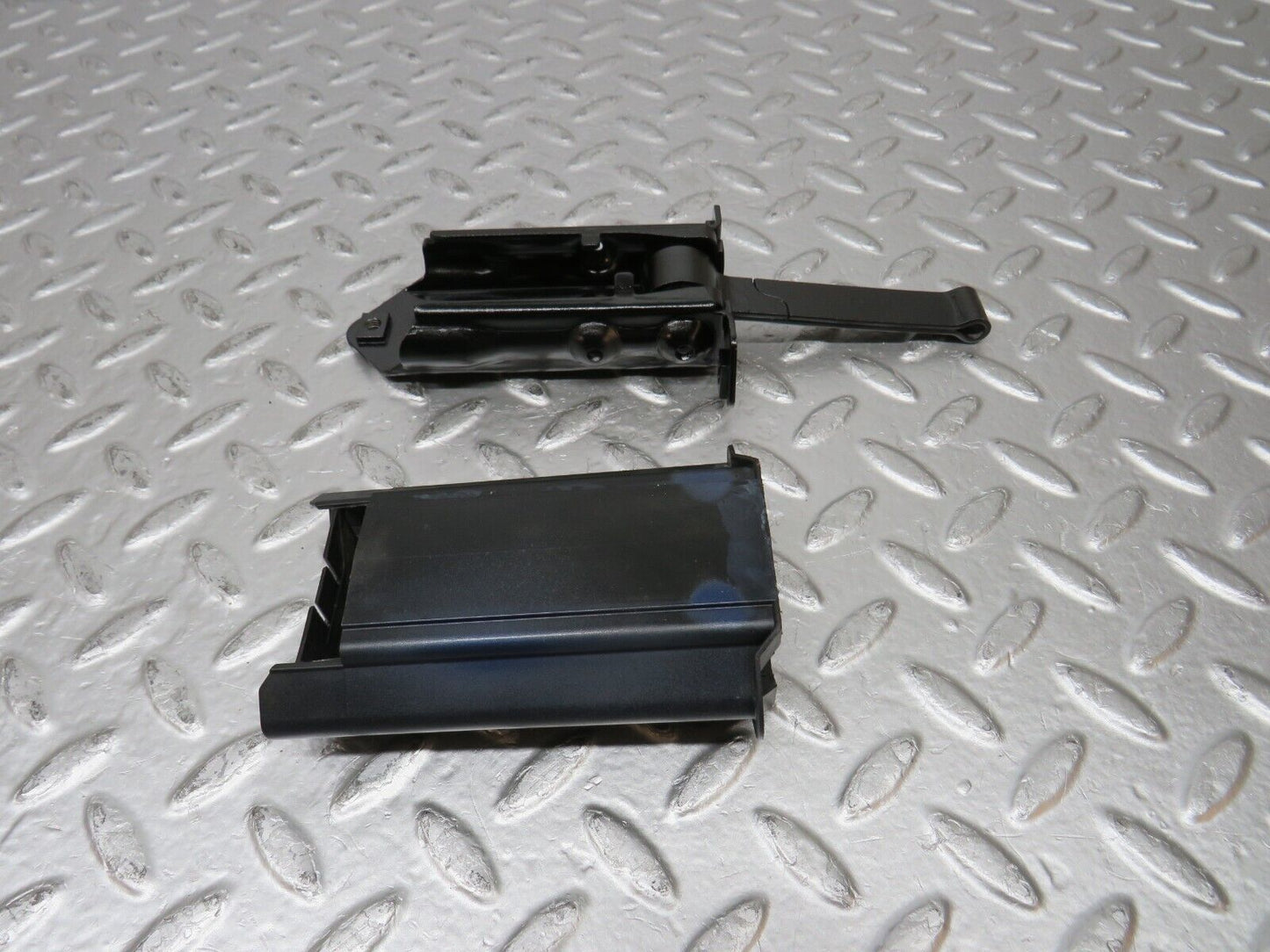 31532 Mercedes-Benz S124 220TE Wagon Door Safety Check Strap