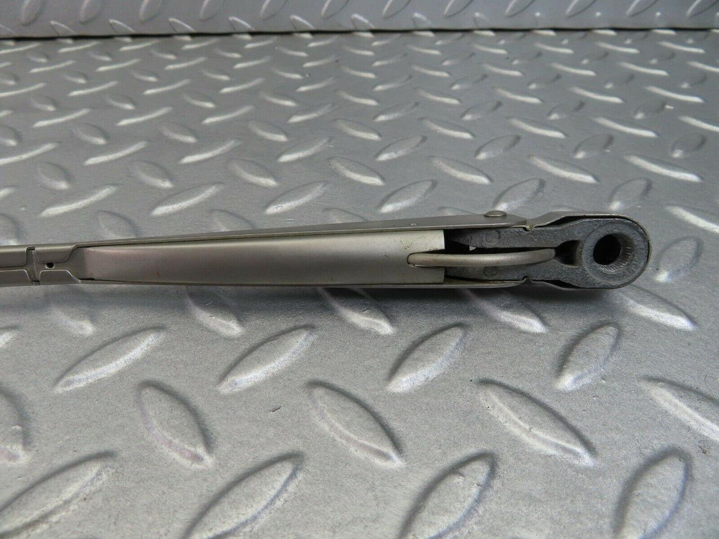 7906 Mercedes-Benz W115 220D Wiper Arm Right Side