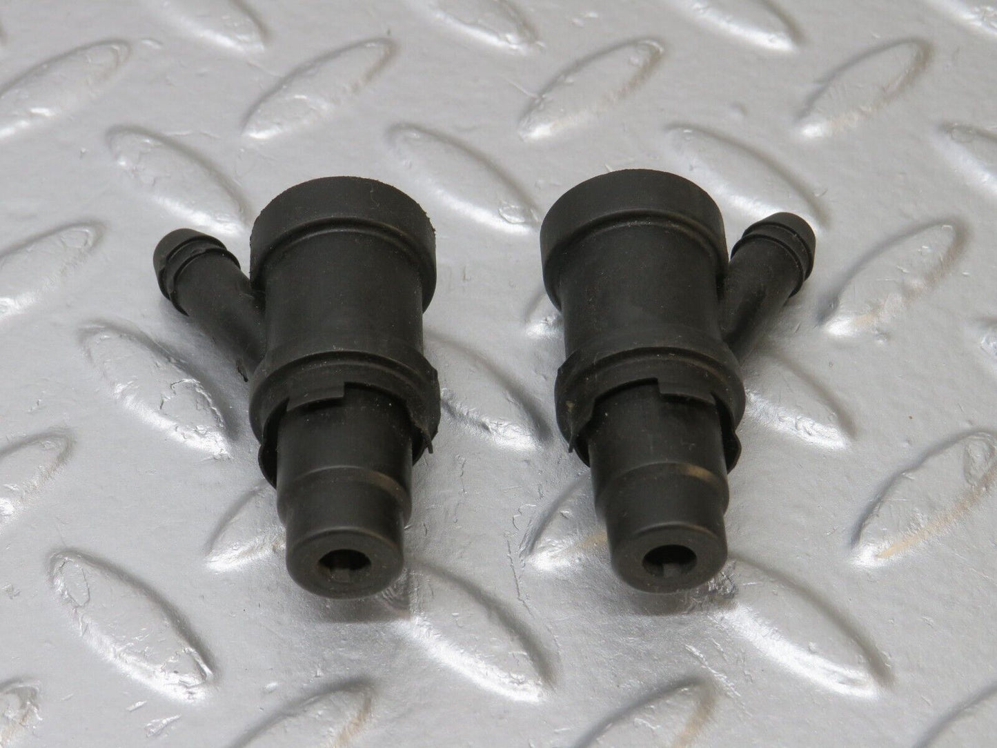 40266 Mercedes-Benz R107 Coupe Fuel Injector Holder 2x