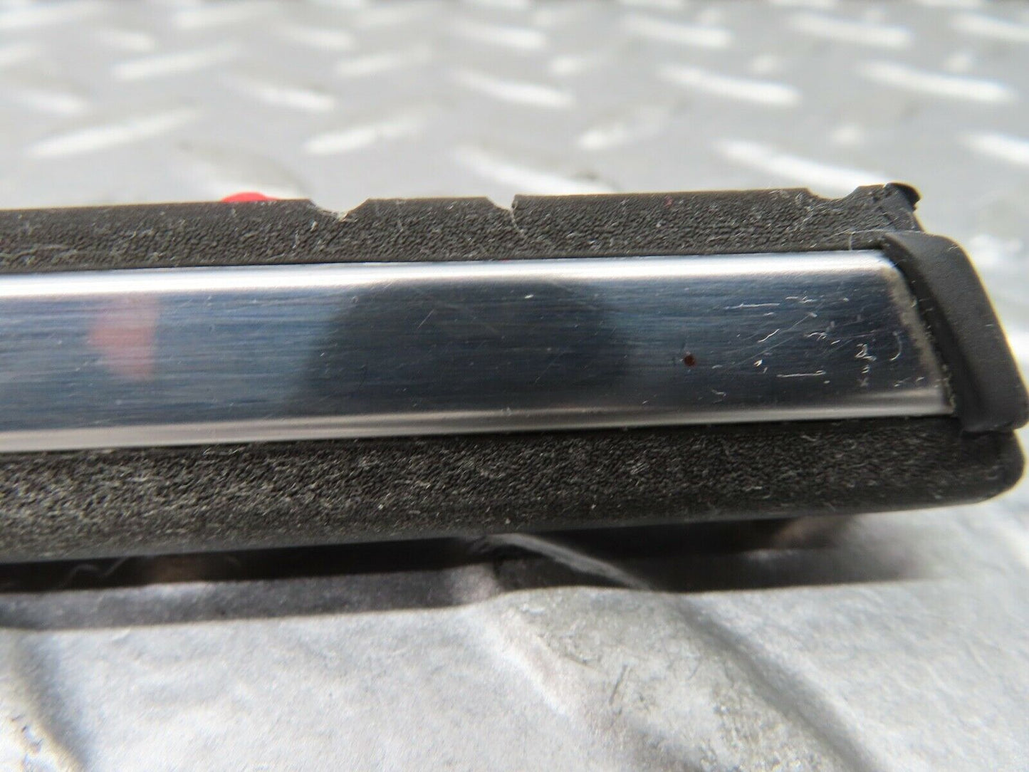 21104 Mercedes-Benz W123 230E Front Left Door Centre Moulding Trim
