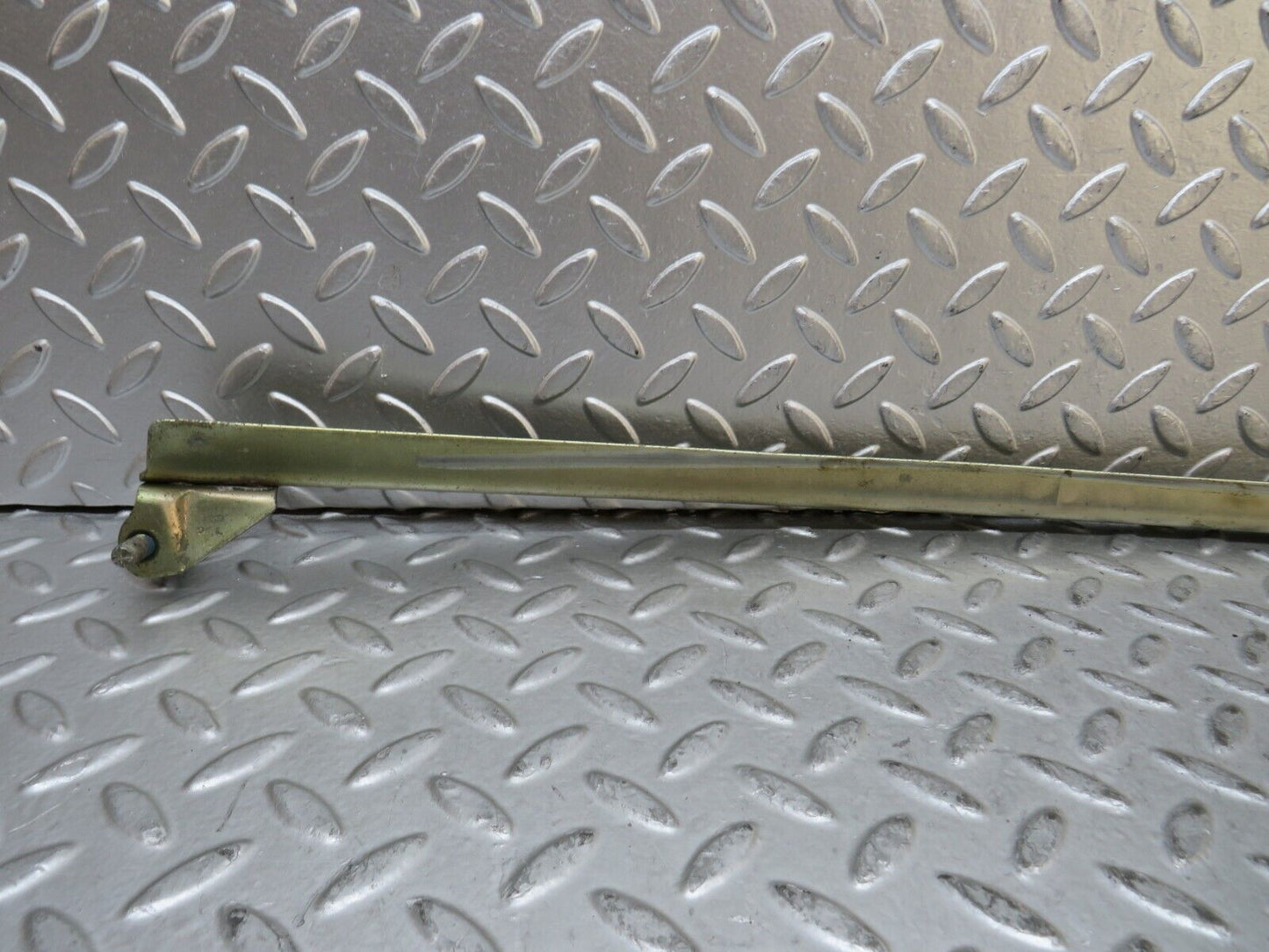 29194 Mercedes-Benz C124 320CE Coupe Left Door Window Channel