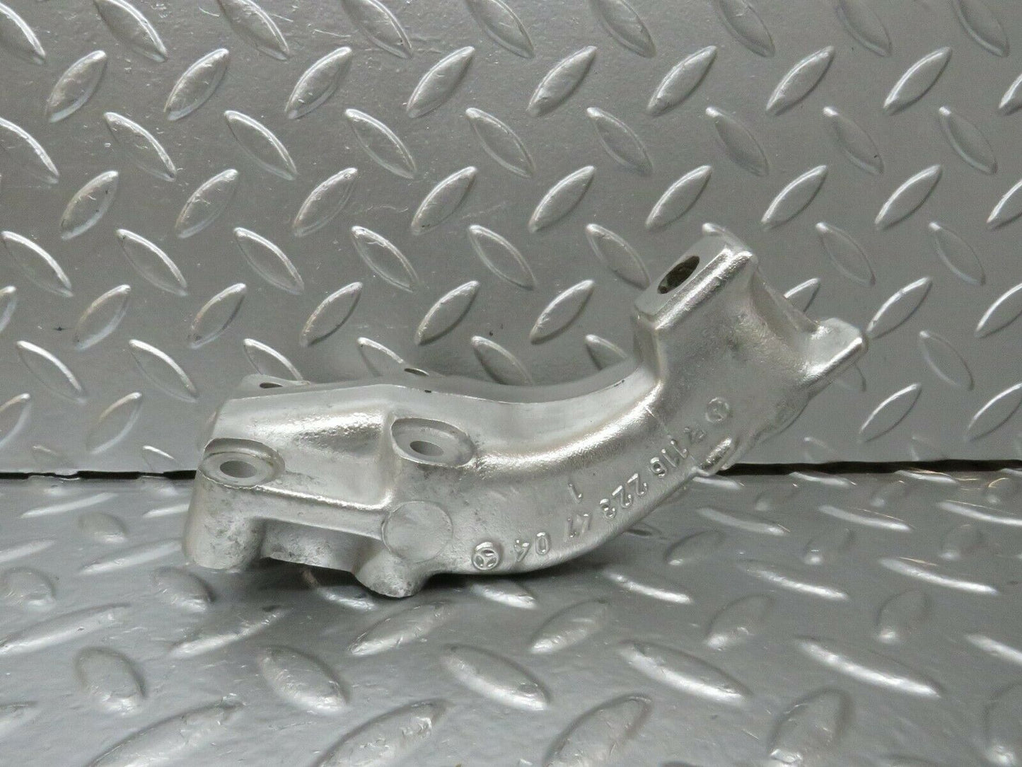 23894 Mercedes-Benz C107 450SLC Engine Mount Bracket Right Side 1162234704