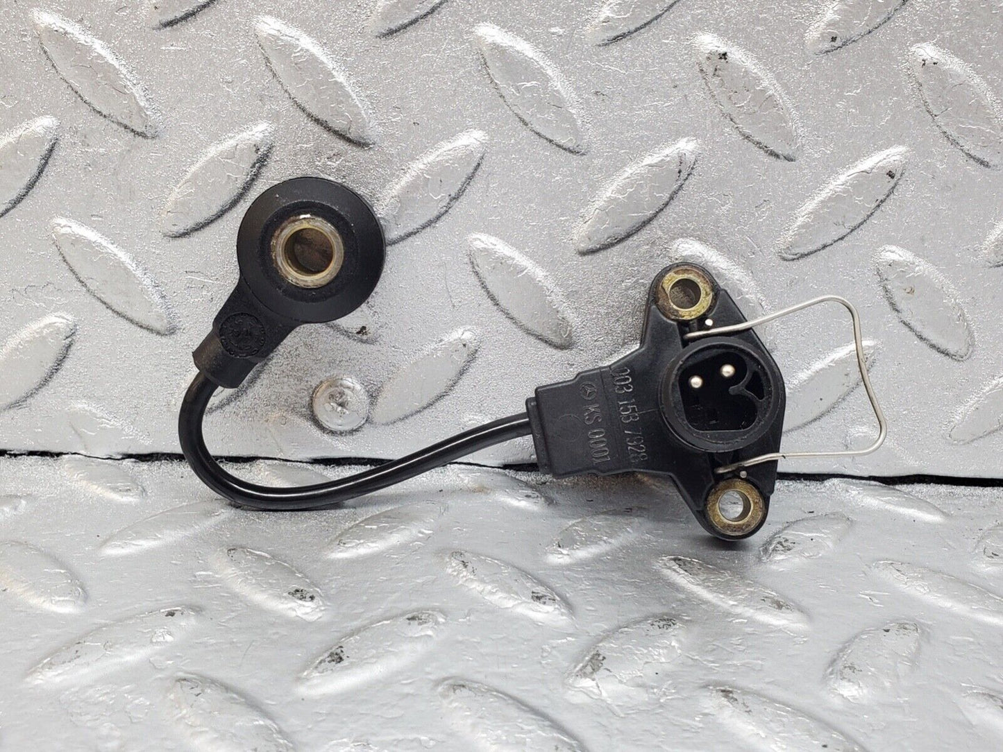 44624 Mercedes-Benz W124 220E Knock Sensor 2025403881 0031587928