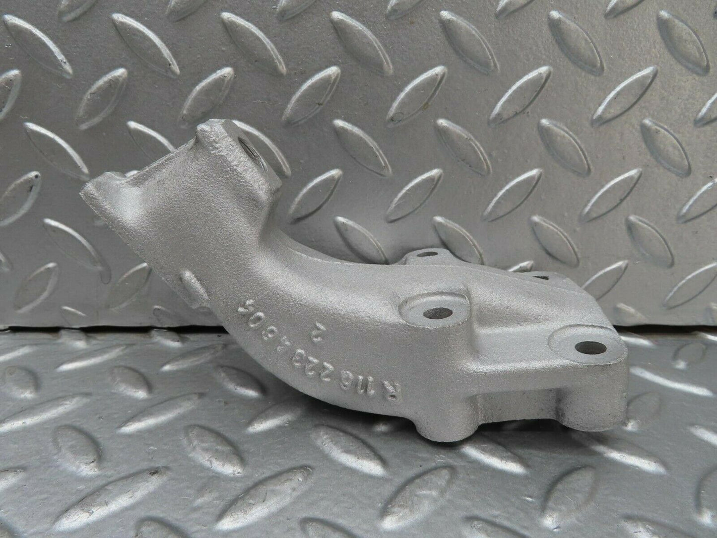 15660 Mercedes-Benz R107 450SL Engine Mount Bracket Right Side 116223460