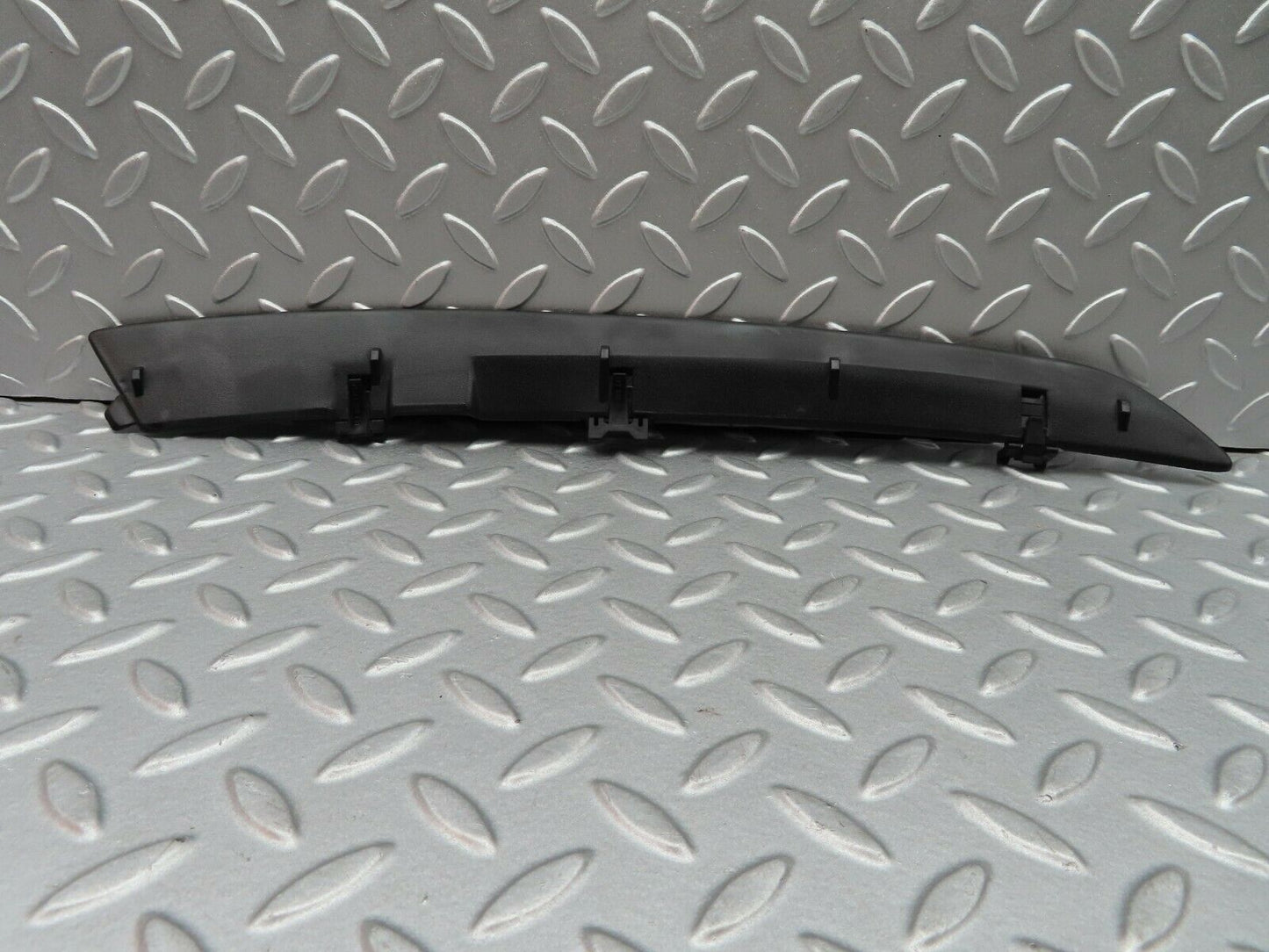 5753 Mercedes-Benz W123 200 Rear Right Plastic Moulding Trim For C Pillar