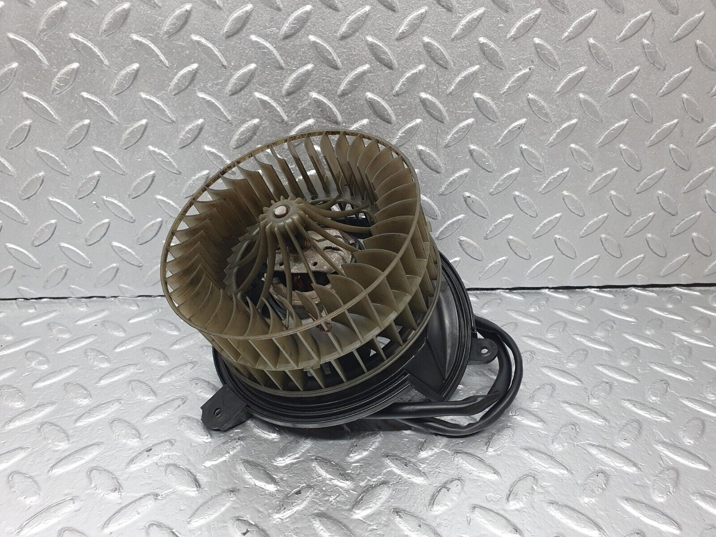 42718 Mercedes-Benz W201 190 Heater Blower Motor Behr 91.484.52.037