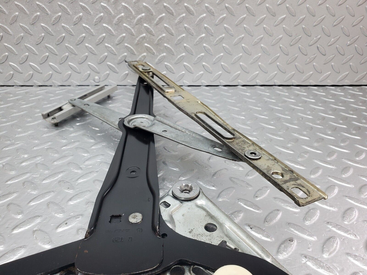 45245 Mercedes-Benz R129 300SL Coupe Power Window Regulator Right Side