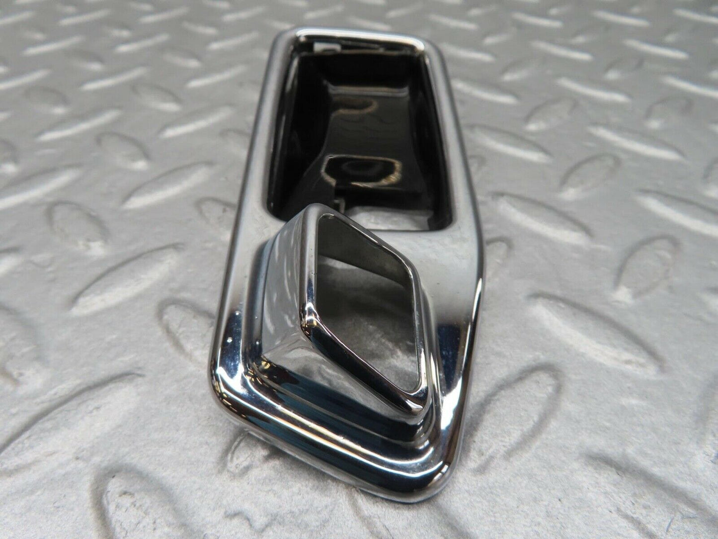 16060 Mercedes-Benz W123 280E Chrome Frame For Door Opener Left 1167660111
