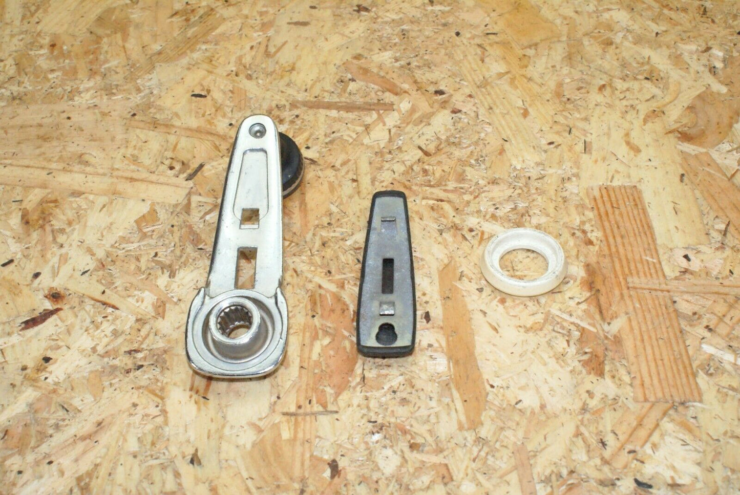 2307 Mercedes-Benz W123 280E Window Lifter Window Crank