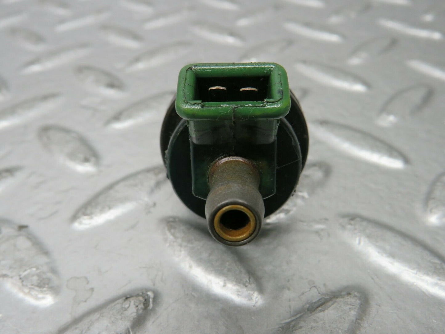 23667 Mercedes-Benz W114 280E Fuel Injector Bosch 0280150014