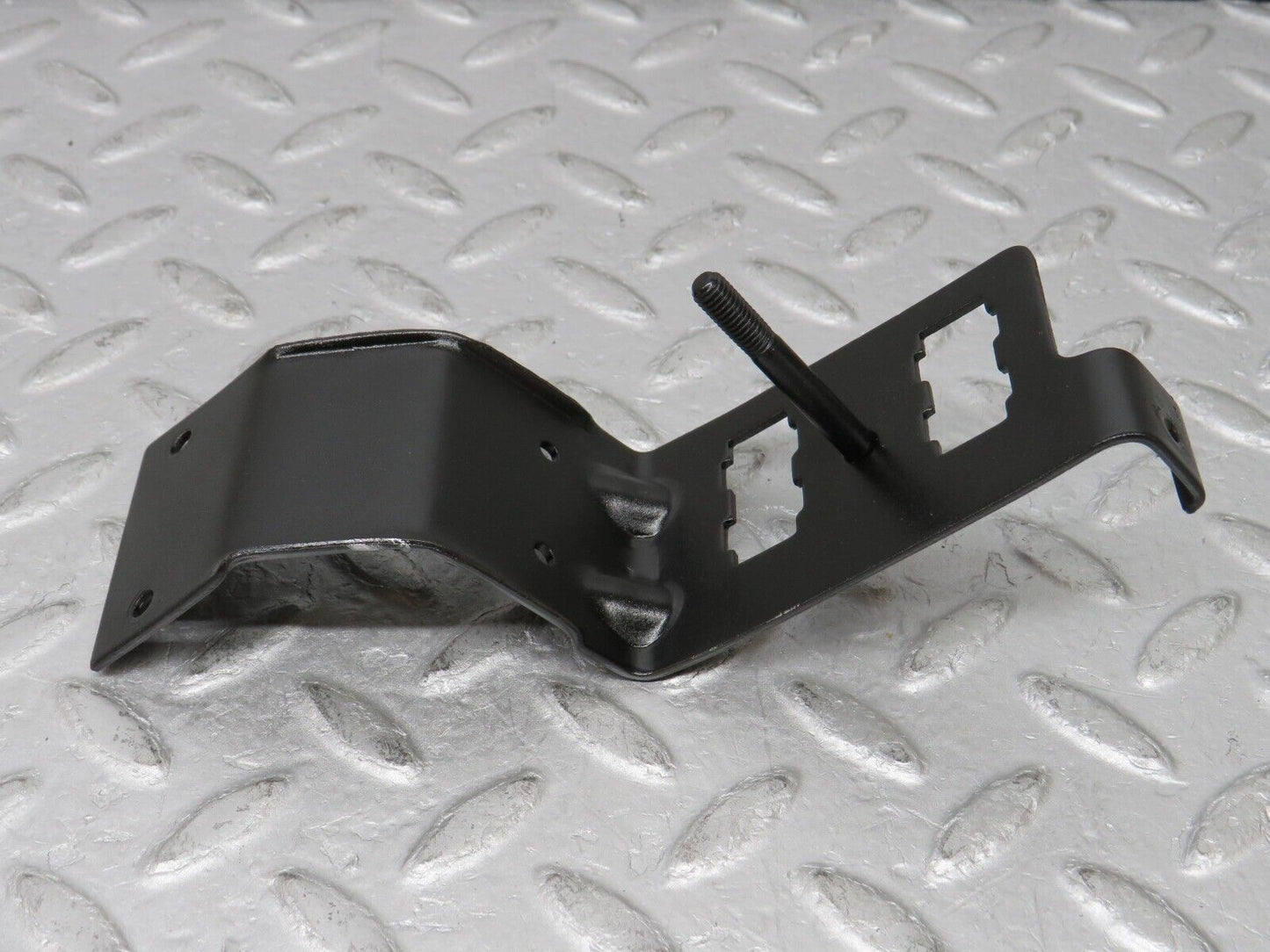 35858 Mercedes-Benz W108 Relay Bracket