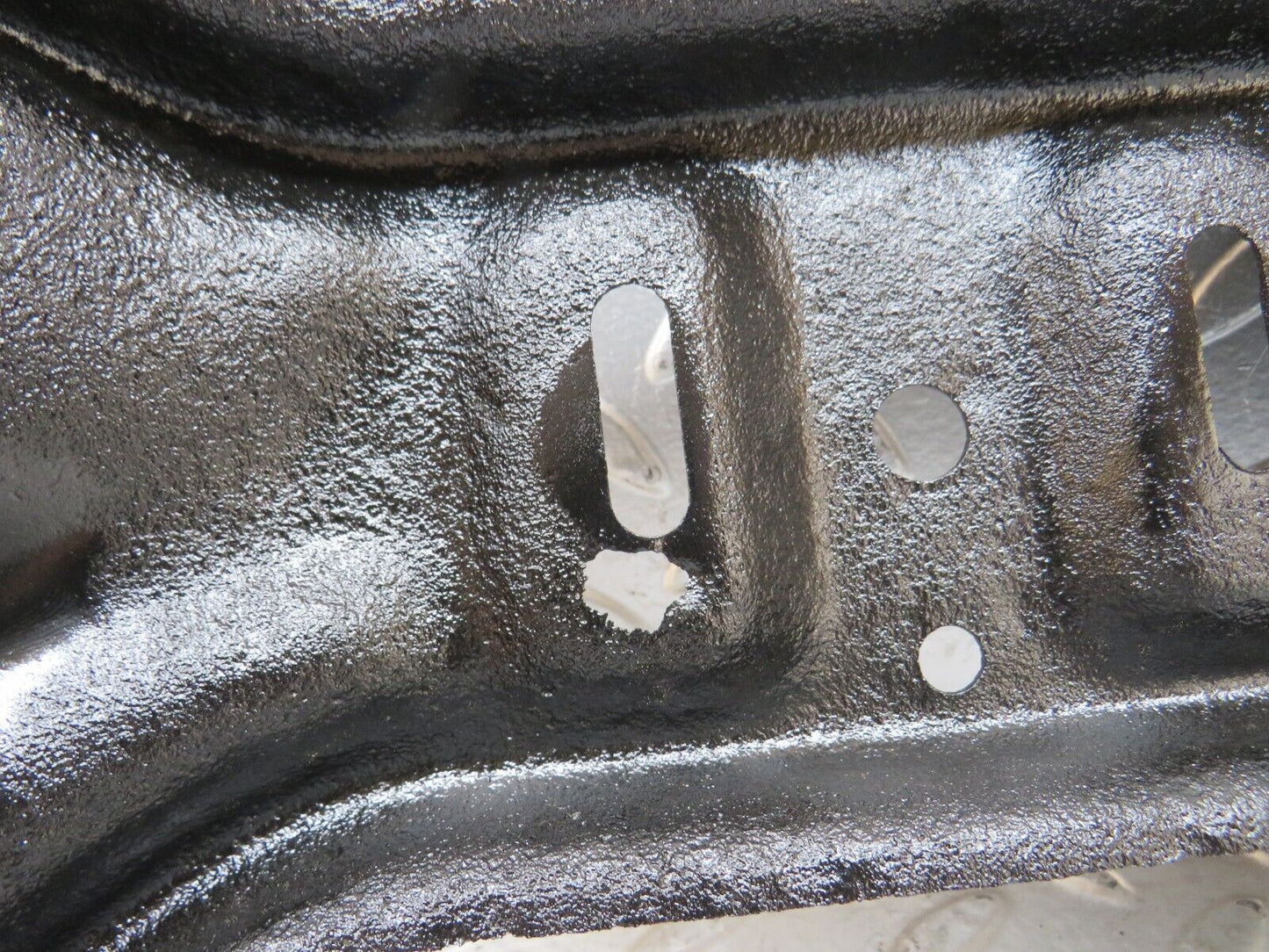 28727 Mercedes-Benz W123 230E Gearbox Mount Bracket