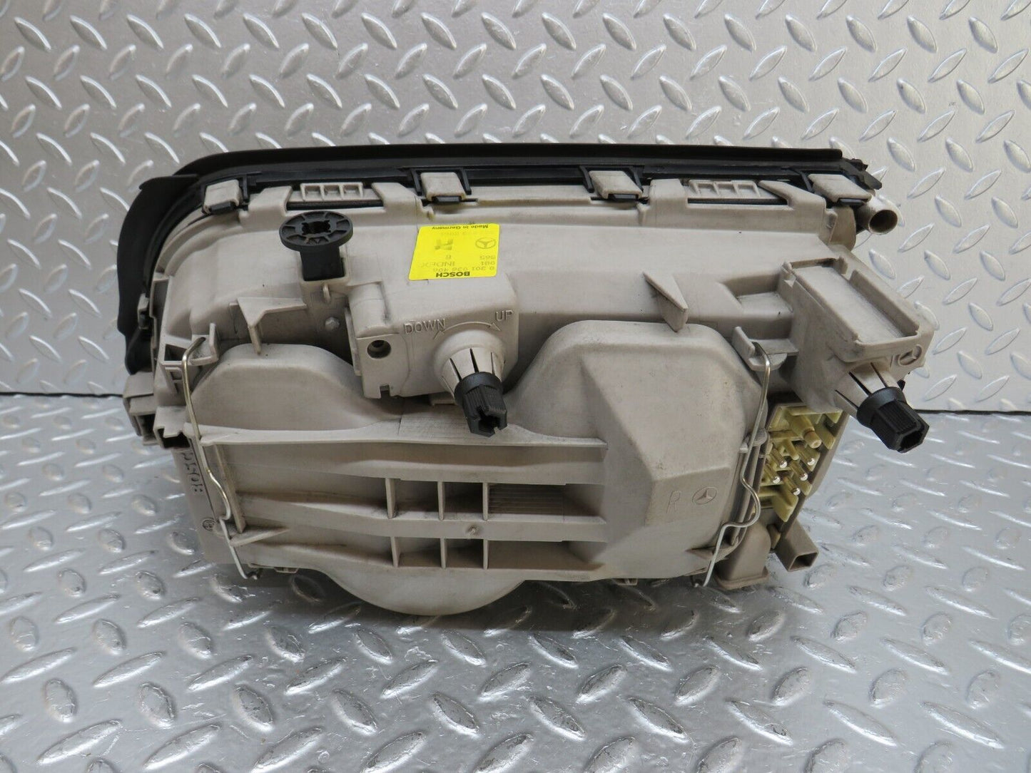 33224 Mercedes-Benz W202 C180 Headlight Bosch Right Side 0301036406 1305230153
