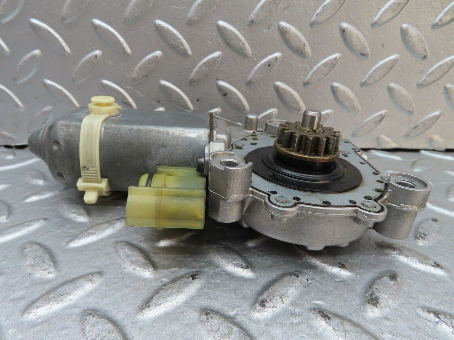 19359 Mercedes-Benz C140 CL420 Coupe Right Window Regulator Motor 0048201842