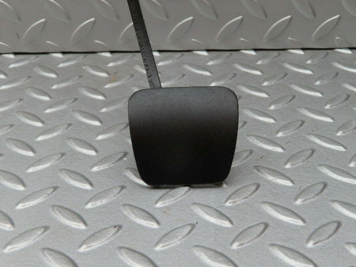 4776 Mercedes-Benz W114 280CE Coupe Brake Pedal