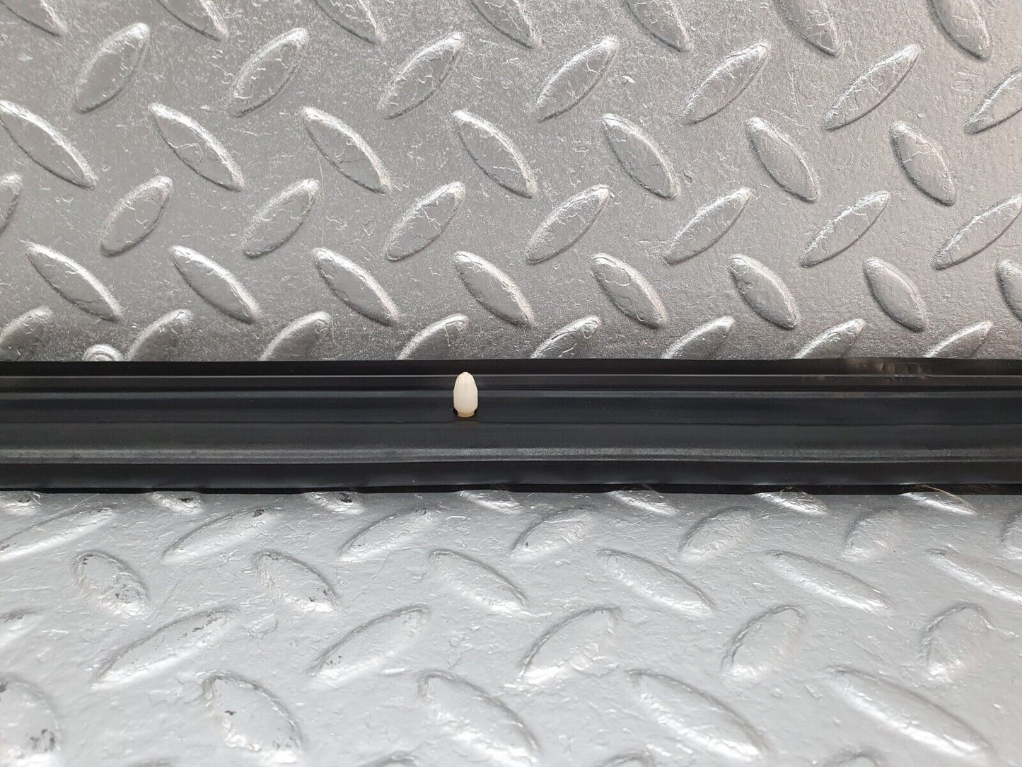 41710 Mercedes-Benz W124 200E Door Lower Sealing Rubber Trim Right