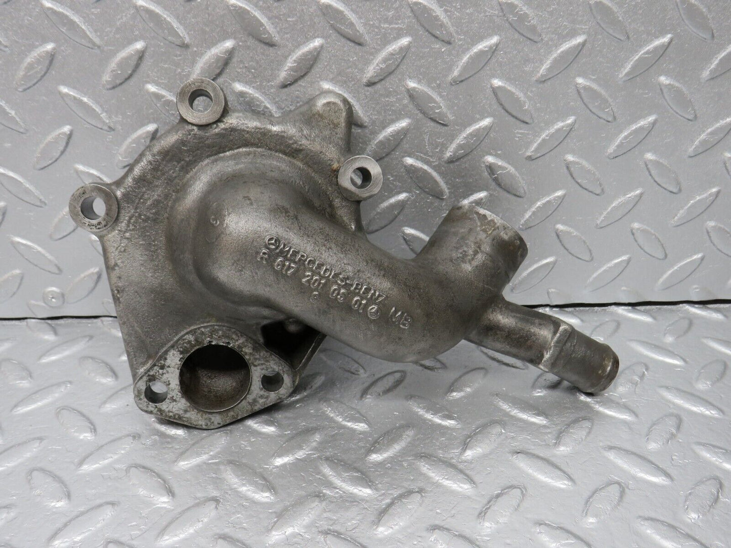 40650 Mercedes-Benz W123 300D Water Pump Housing 6172010501