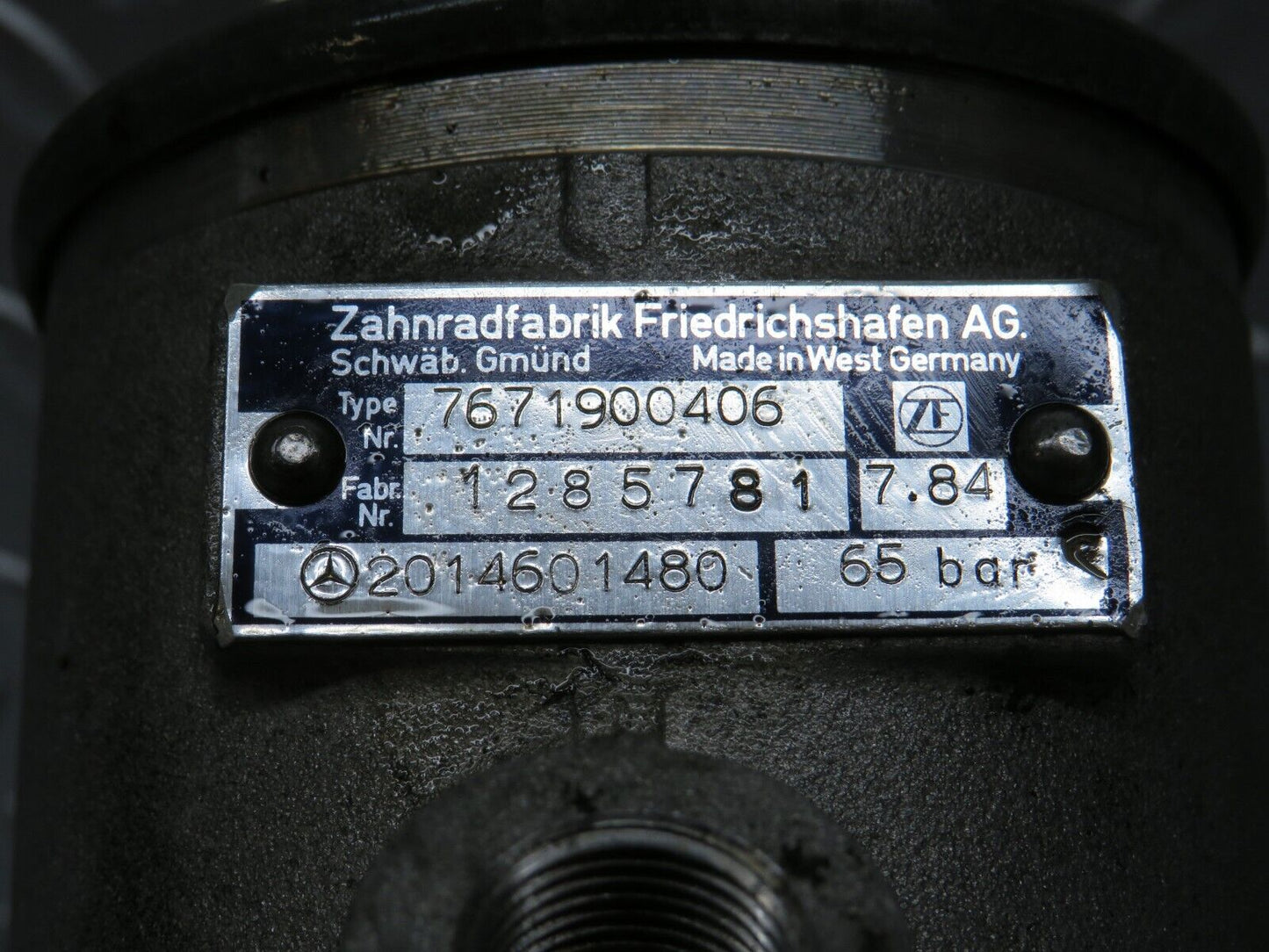 30839 Mercedes-Benz W201 190E 2.0L Power Steering Pump 2014601480 7671501142
