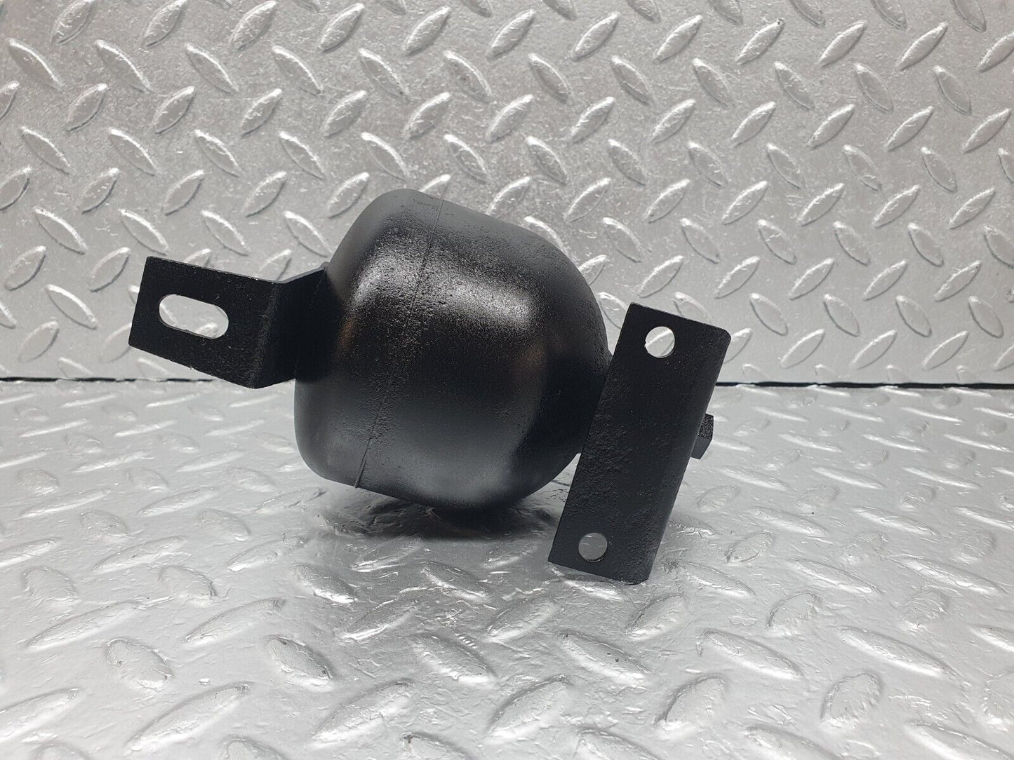 43607 Mercedes-Benz C126 380SEC Coupe Rear Suspension Sphere
