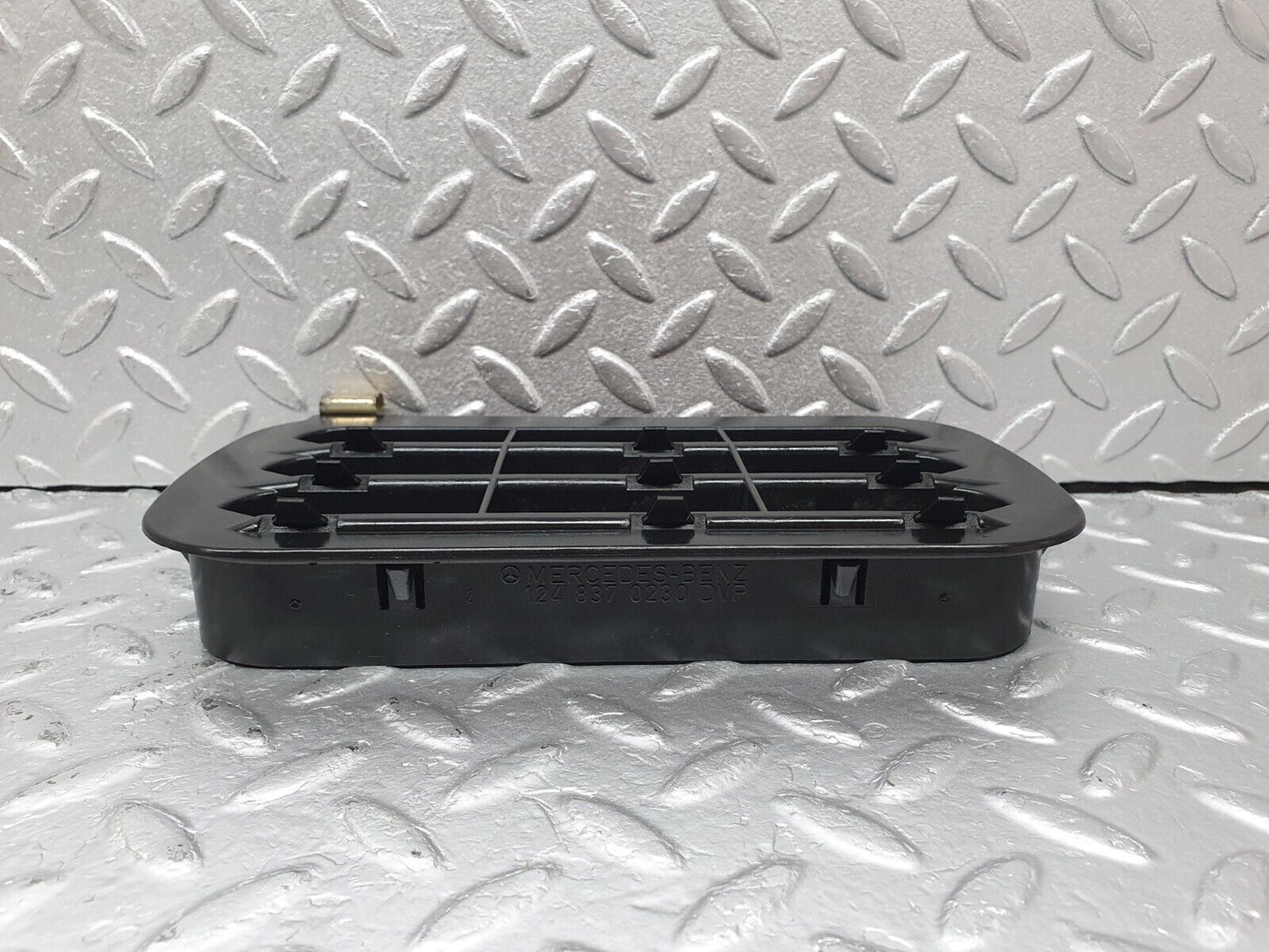 41605 Mercedes-Benz W124 200E Air Intake Vent 1248370230 1248370142