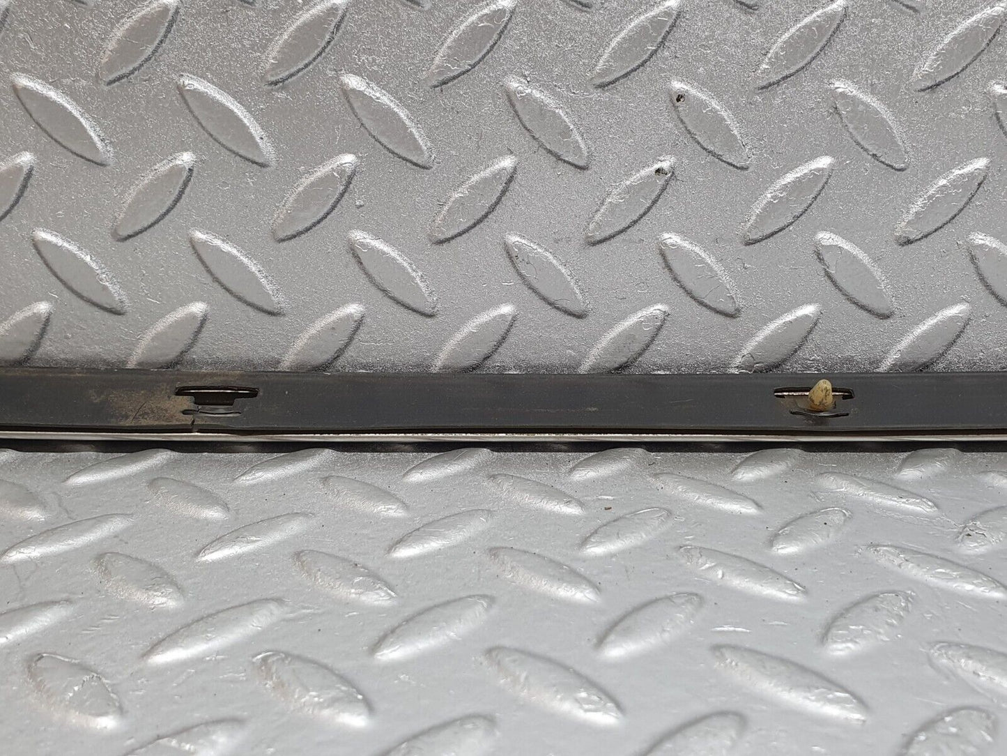 43460 Mercedes-Benz W108 280SE Front Left Fender Wing Centre Moulding Trim
