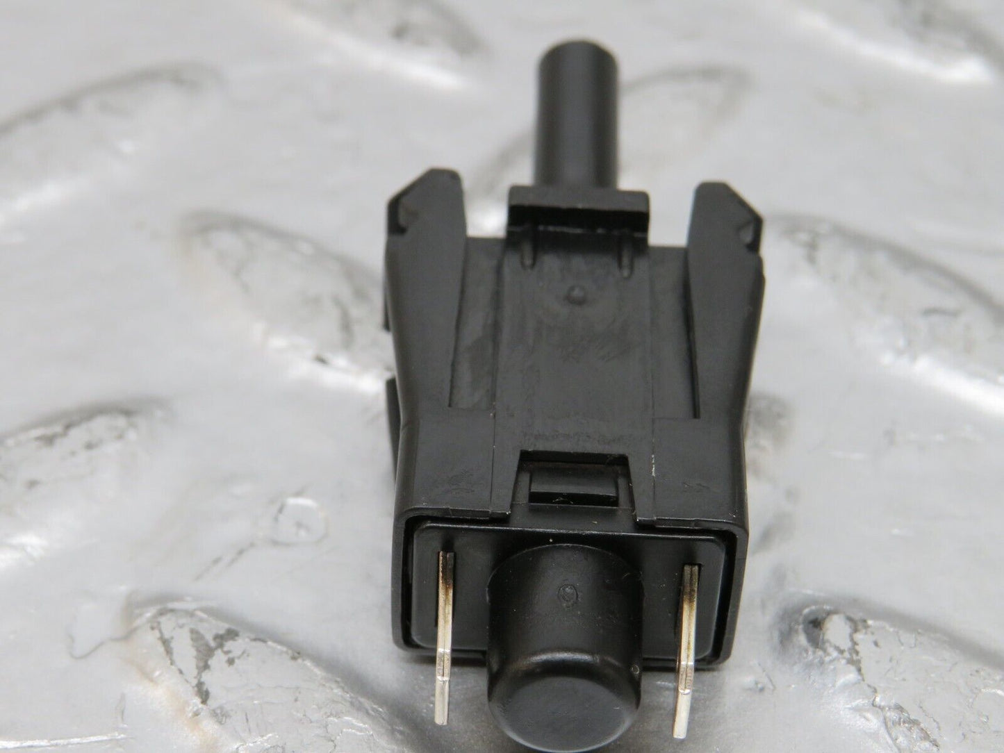 25811 Mercedes-Benz W124 280E Door Contact Switch Pair 0015458714