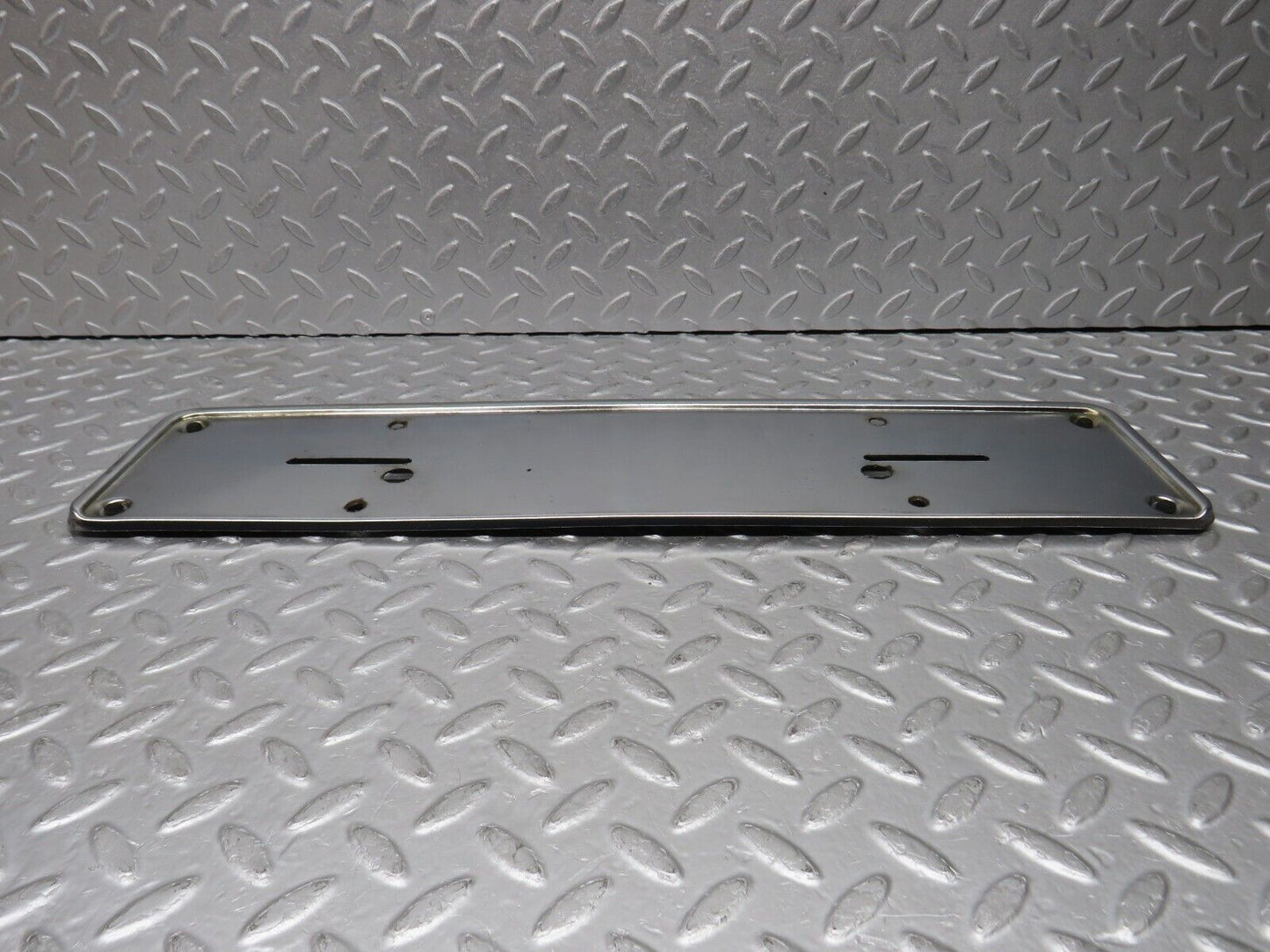 38162 Mercedes-Benz A124 320E Cabriolet Rear number Plate Holder
