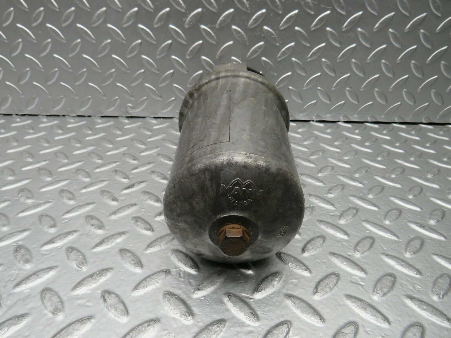 22777 Mercedes-Benz C107 450SLC Coupe Oil Filter Housing 1161840309