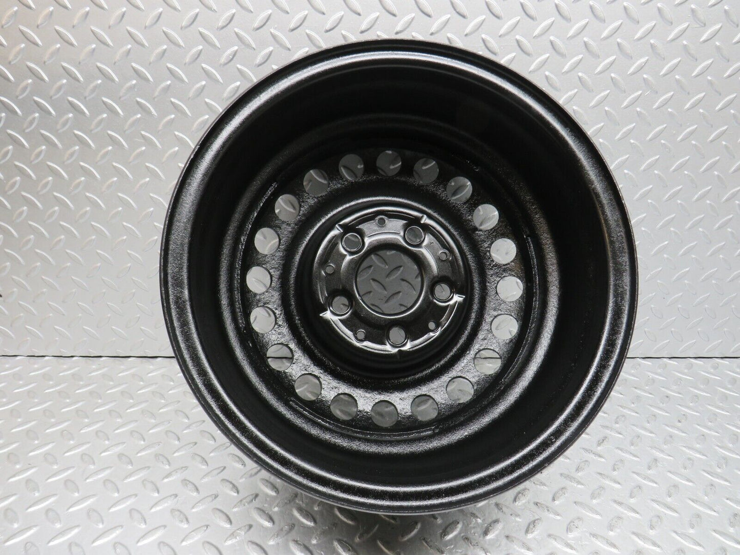 37727 Mercedes-Benz W109 300SEL Steel Wheel 6Jx14H2 ET30 1084000702