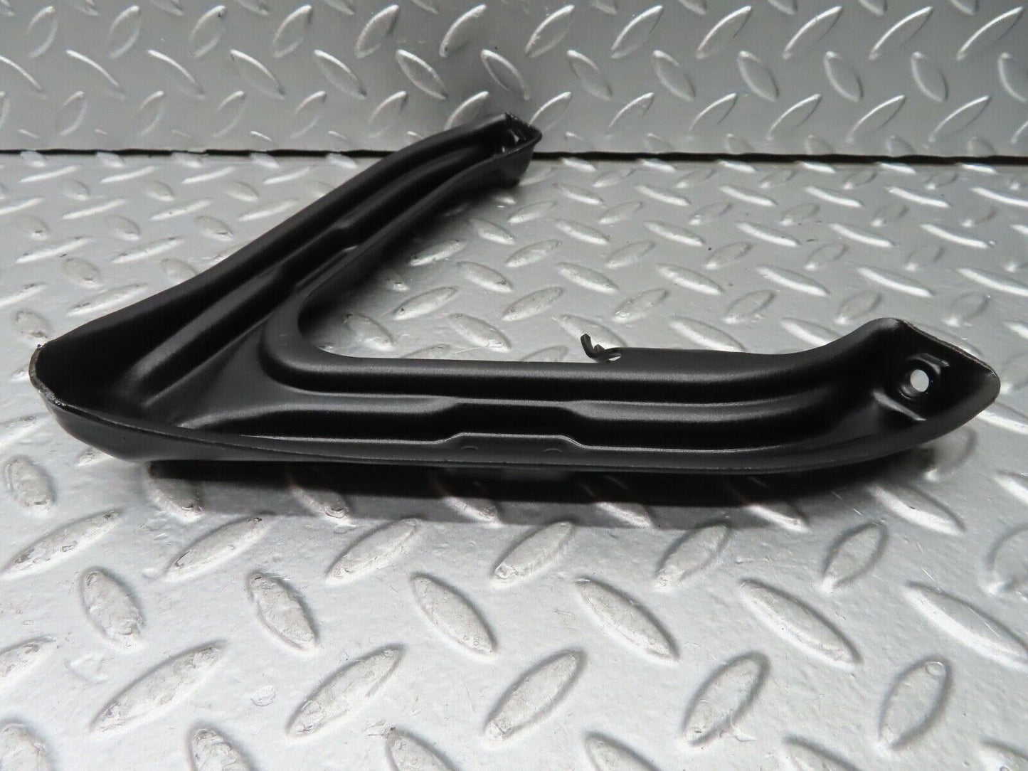 21288 Mercedes-Benz W123 230E Air Intake Manifold Bracket