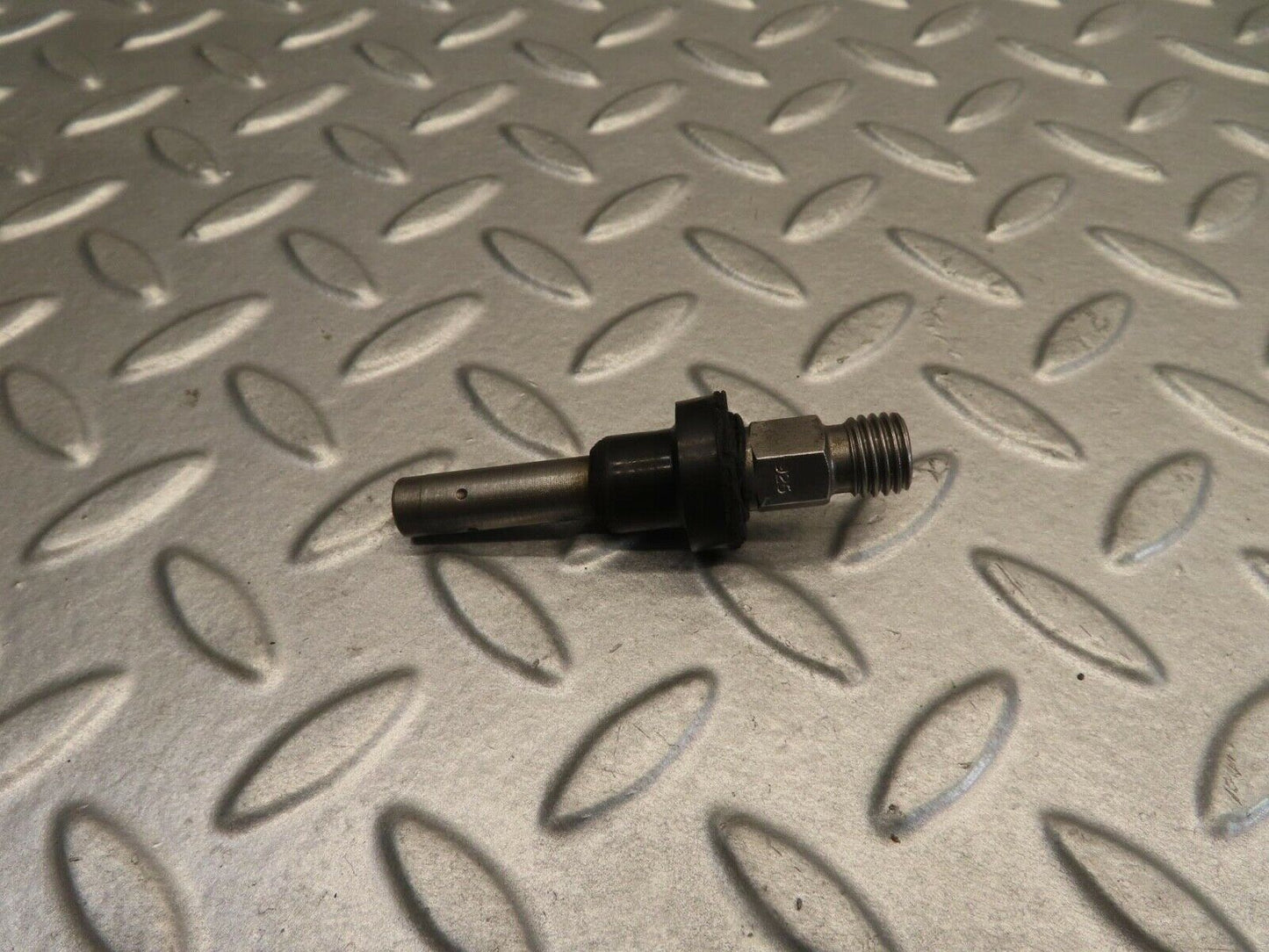 11730 Mercedes-Benz R107 450SL Fuel Injector Bosch