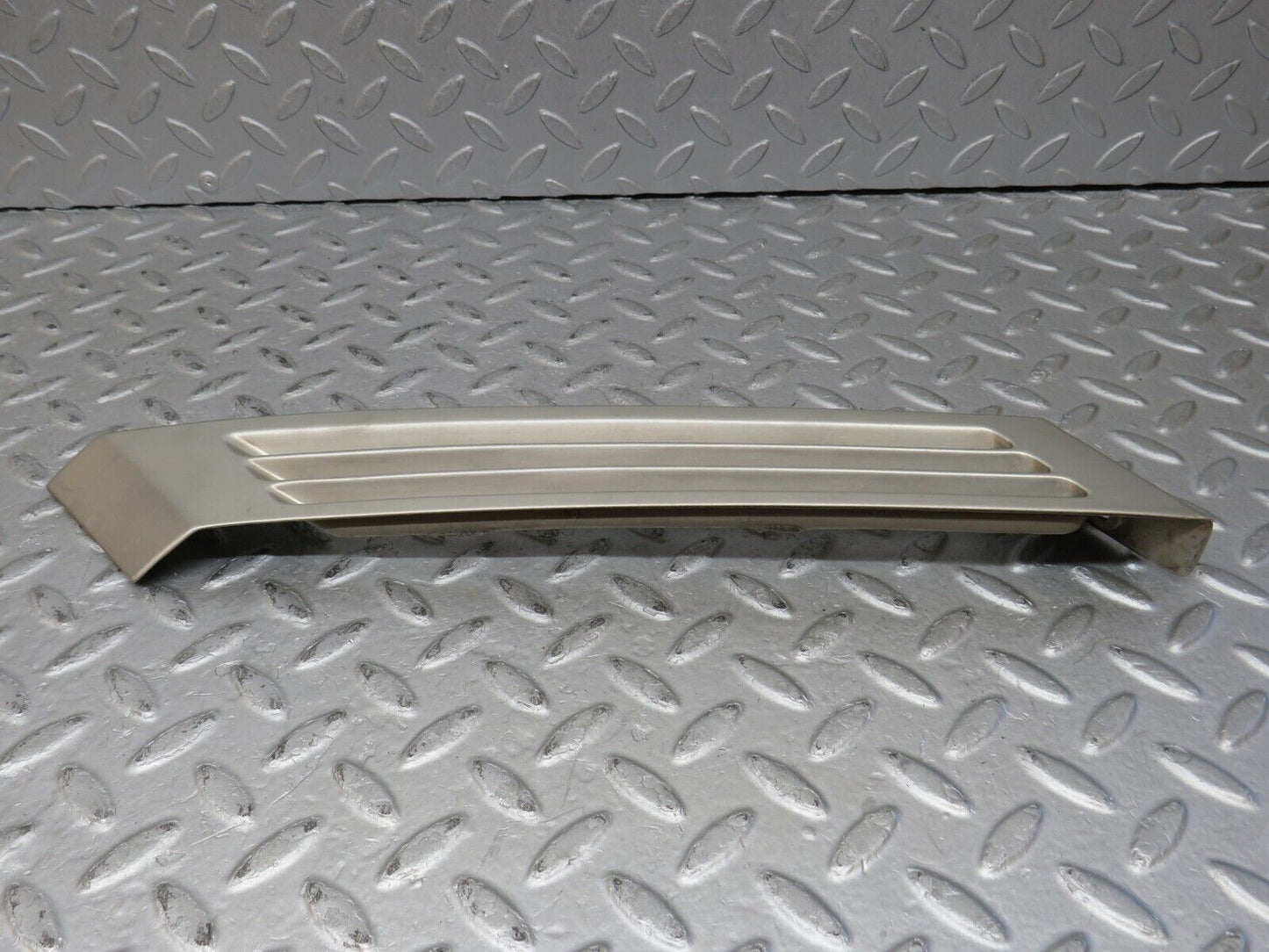 36500 Mercedes-Benz W201 190E 2.0L C Pillar Exterior Cover Left Side 2016980189