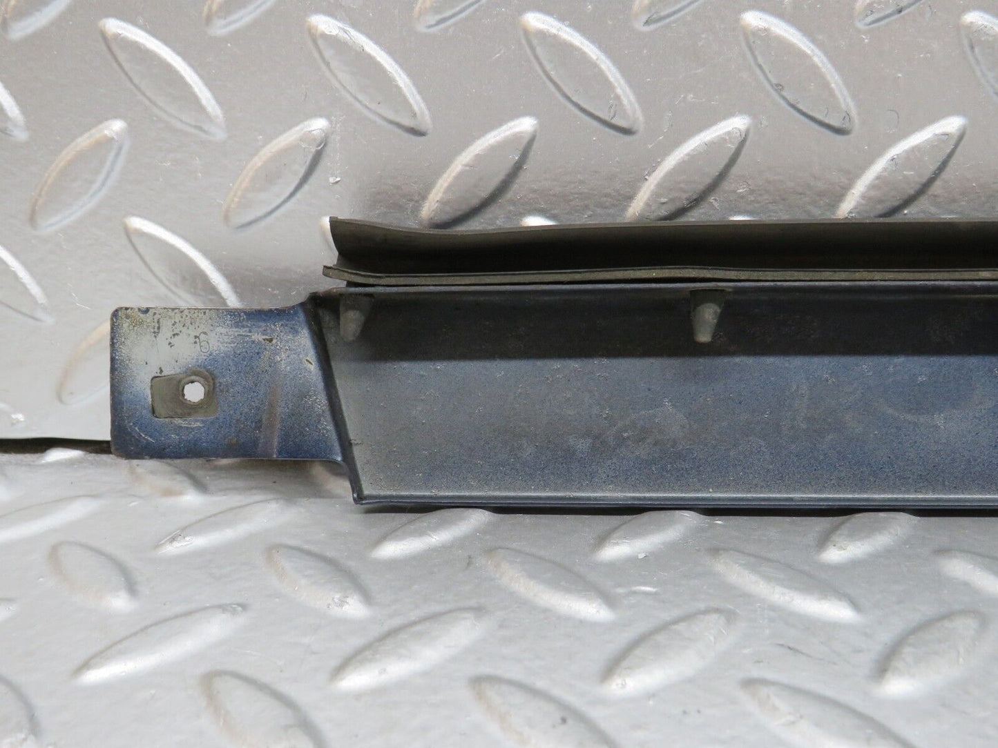 29089 Mercedes-Benz C124 320CE Coupe Under Headlight Trim Left Side