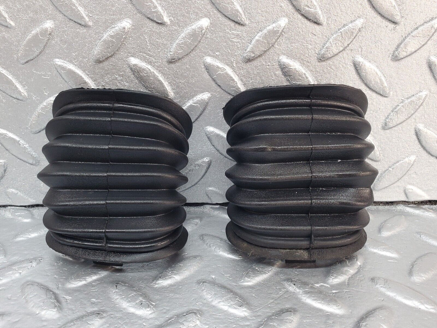 45681 Mercedes-Benz W126 420SE Rear Door Wire Protector Rubber 1268210597