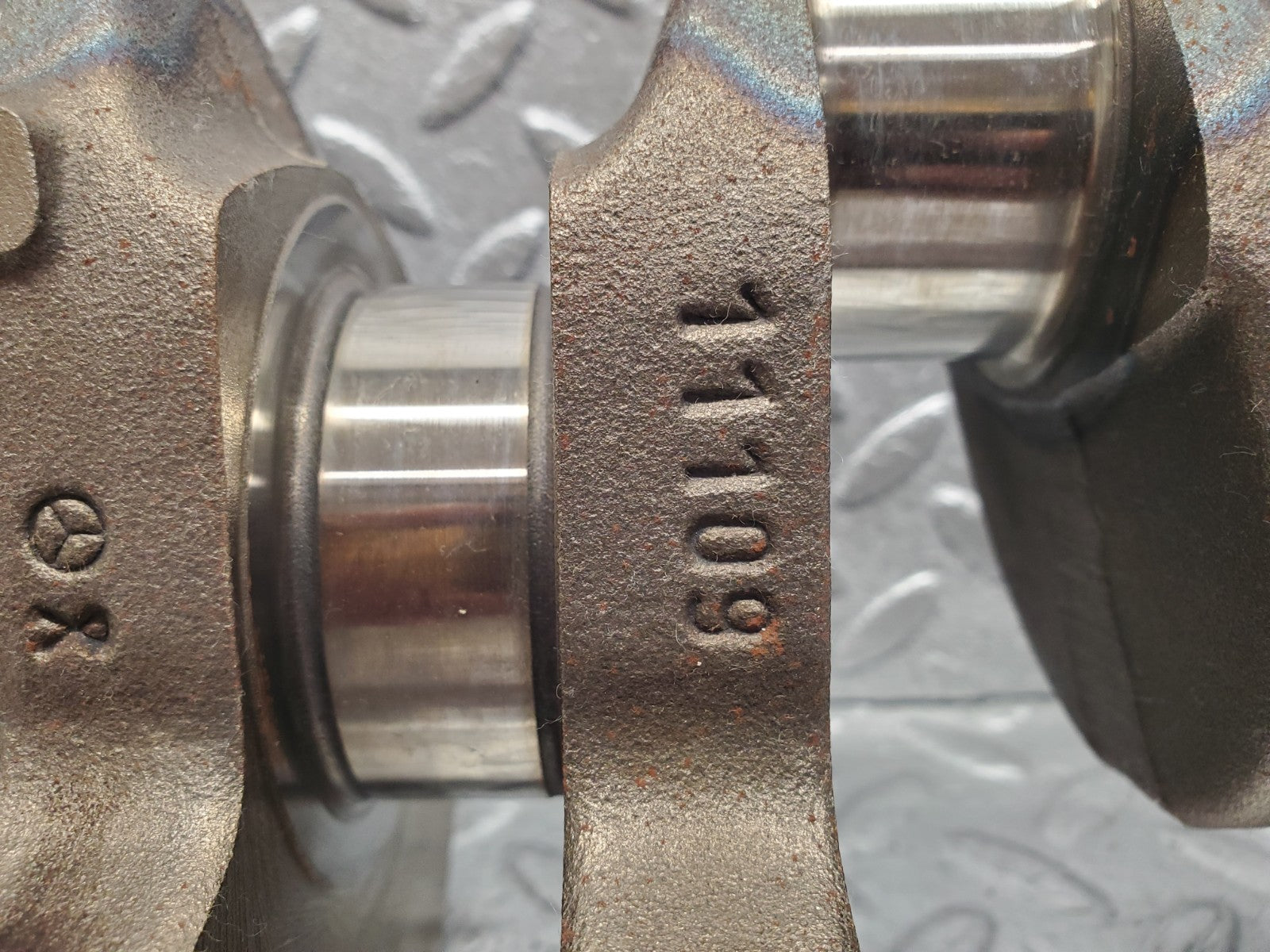 W124 Wagon crankshaft used OEM