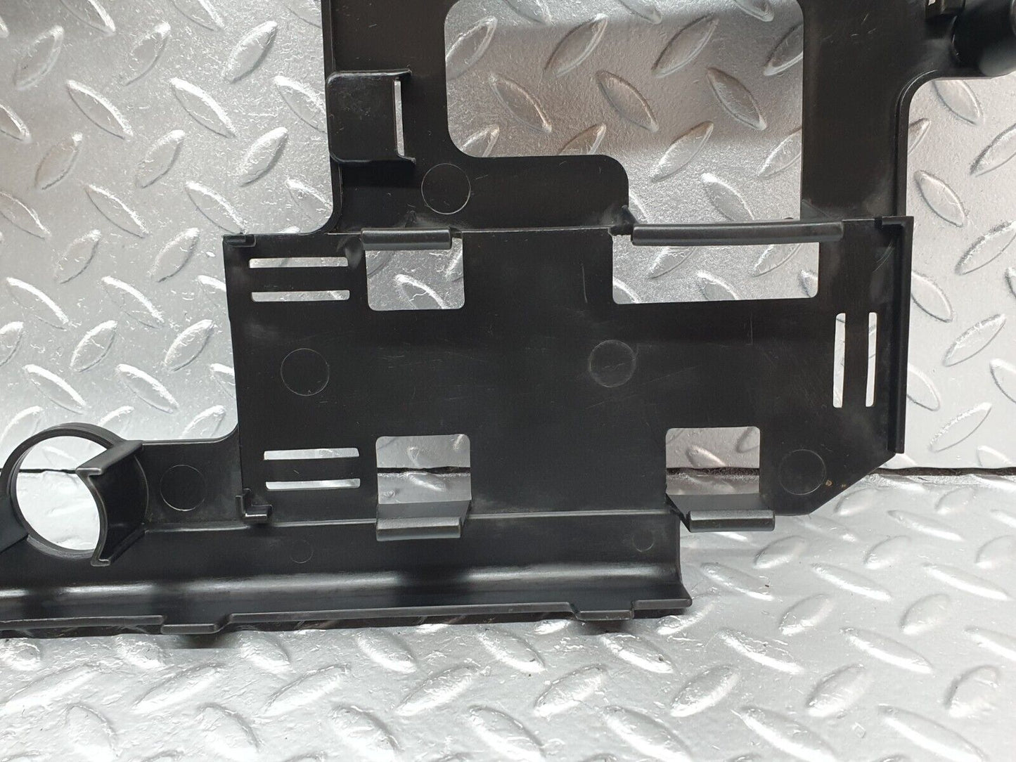 41754 Mercedes-Benz W202 C200 Rear Deck Bracket 2025457740
