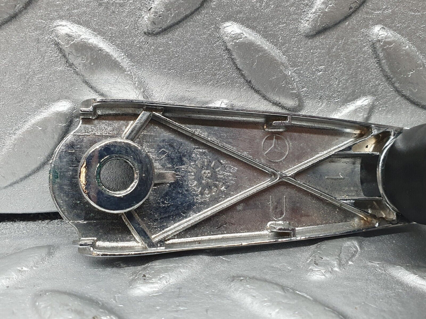 44063 Mercedes-Benz C123 230CE Coupe Rear Window Lifter Crank Handle