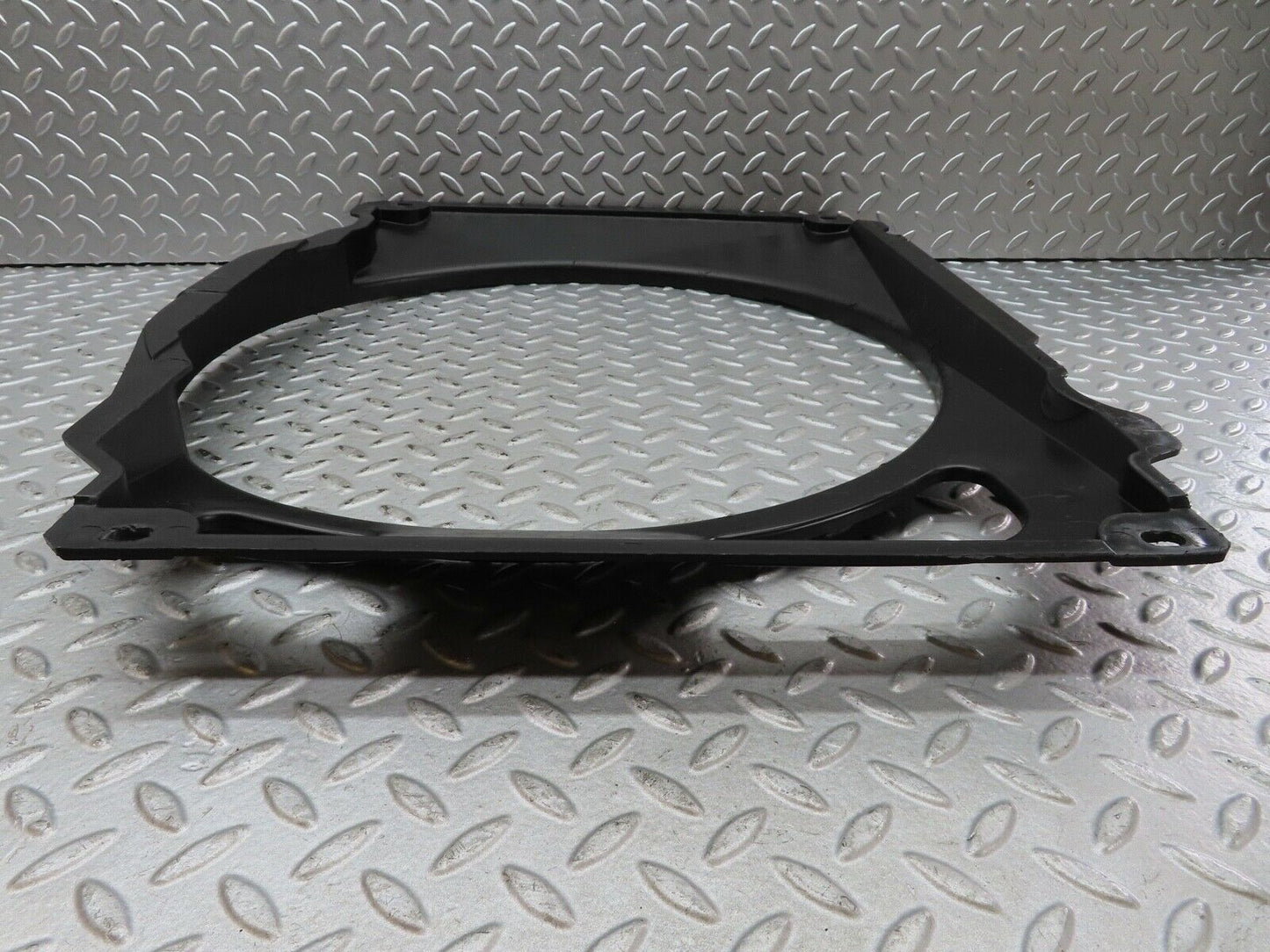 17755 Mercedes-Benz W116 450SEL Radiator Fan Shroud Fan Cover 1165050355
