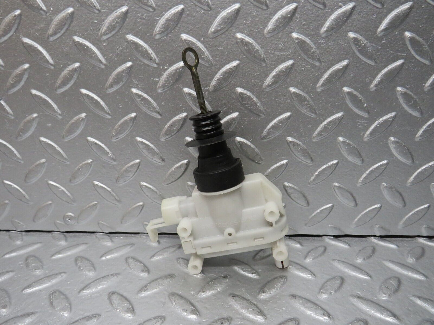 31396 Mercedes-Benz S124 220TE Door Lock Vacuum Actuator Hella Front Left