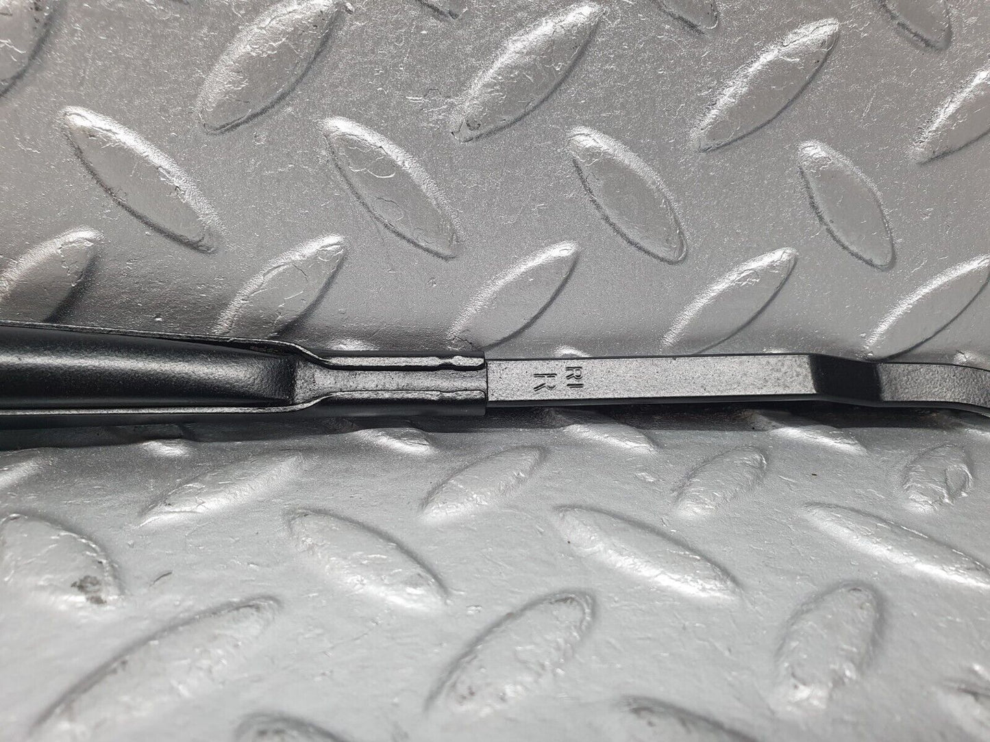 40730 Mercedes-Benz W123 300D Wiper Arm Bosch Right Side 3399990553
