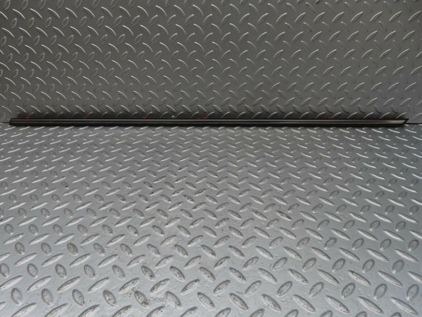 13444 Mercedes-Benz W123 200 Front Right Door Centre Moulding Trim