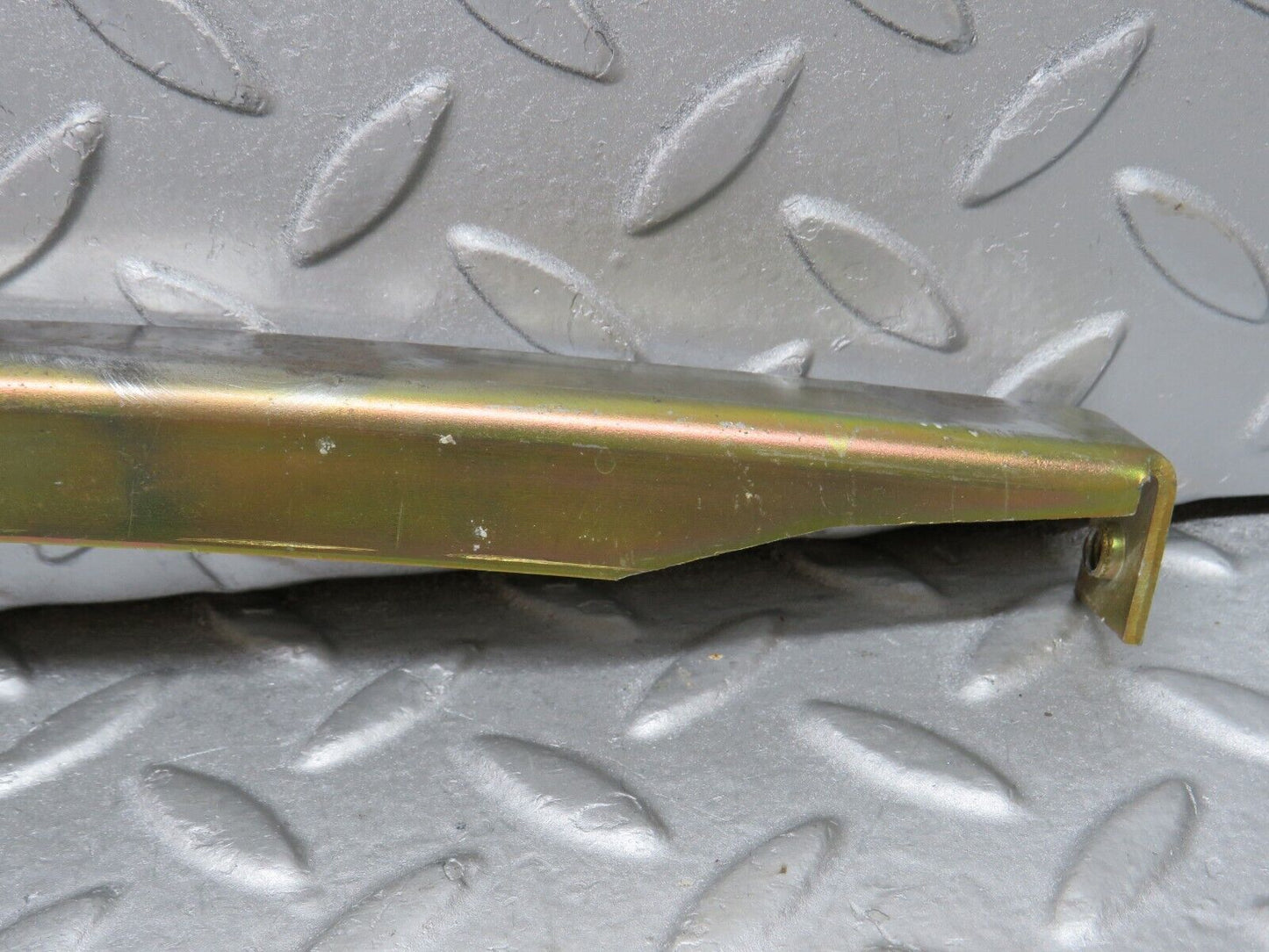 36865 Mercedes-Benz C126 420SEC Coupe Left Door Window Channel
