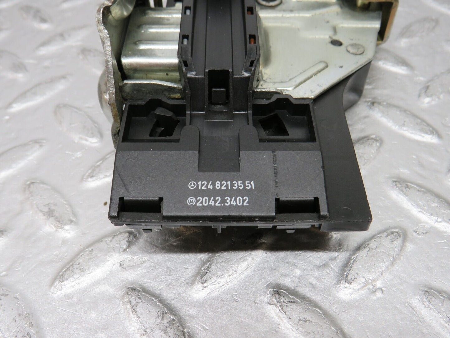 37809 Mercedes-Benz A124 320E Cabriolet Left Door Lock Mechanism 1248213551
