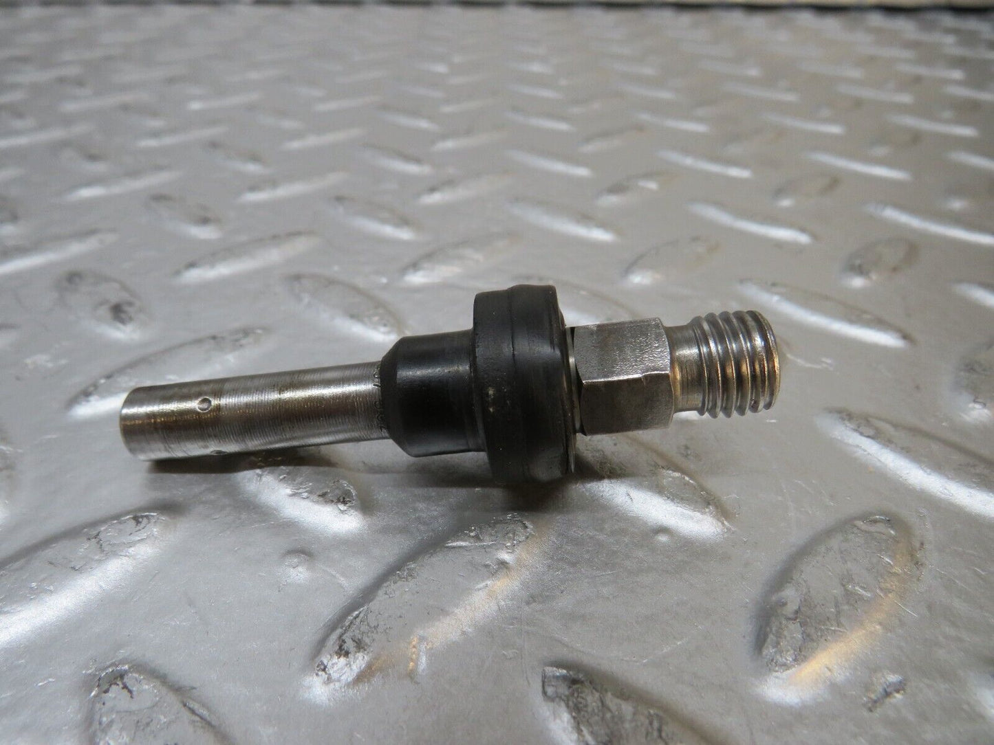 29929 Mercedes-Benz W123 230E Fuel Injector Bosch 0437502010