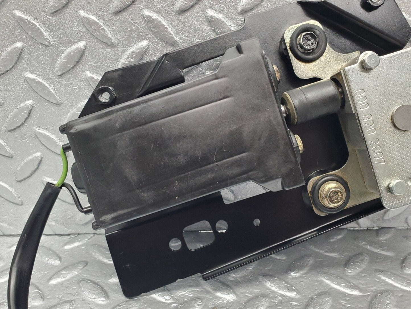 46469 Mercedes-Benz C123 280CE Coupe Sunroof Motor With Bracket 0008202807