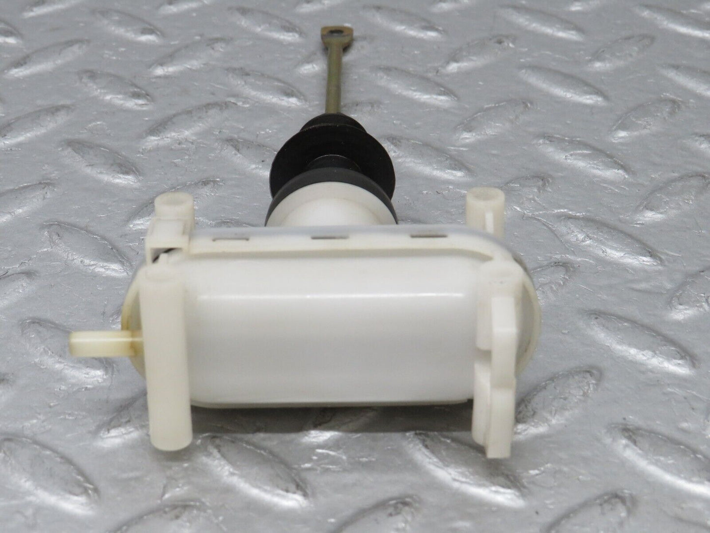 36632 Mercedes-Benz W201 190E 2.0L Rear Right Door Lock Vacuum Actuator