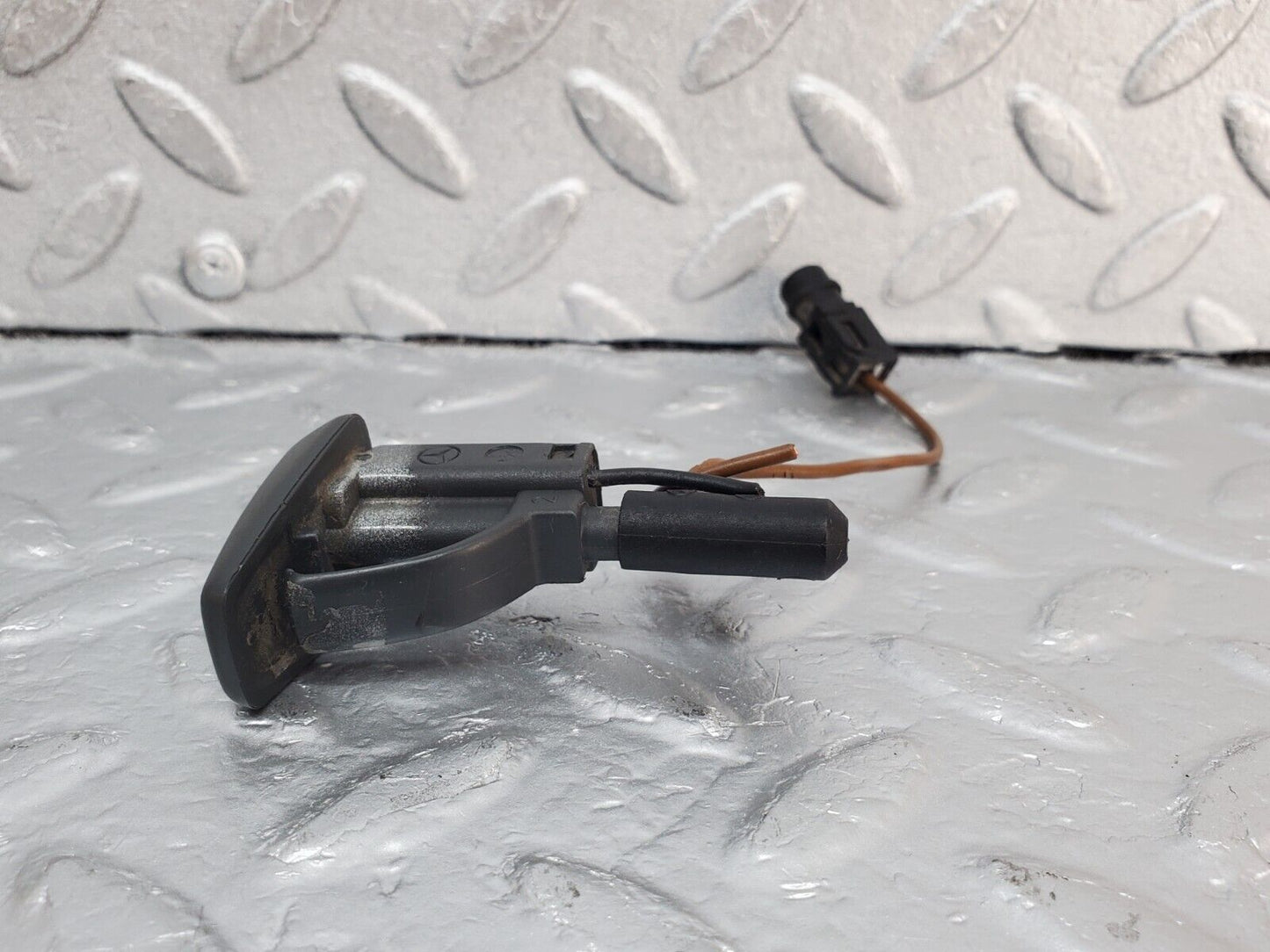 45233 Mercedes-Benz R129 300SL Coupe Windscreen Washer Nozzle 0155459928