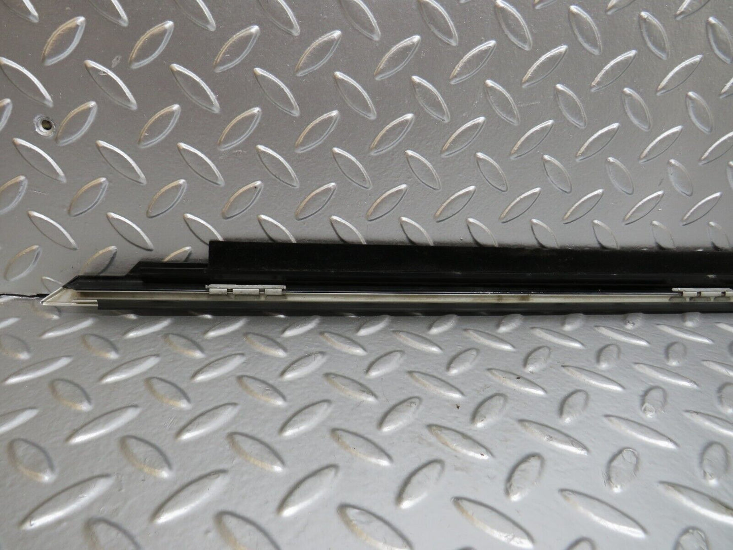24887 Mercedes-Benz W140 S320 Front Right Door Chrome Moulding Trim