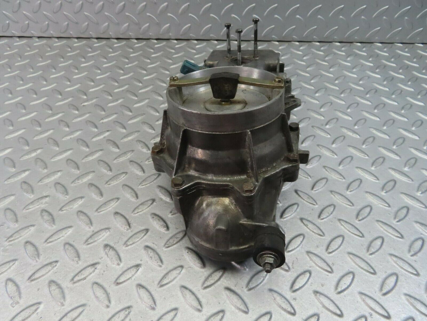 8519 Mercedes-Benz W123 Air Flow Mass Meter Sensor Bosch 0438120032